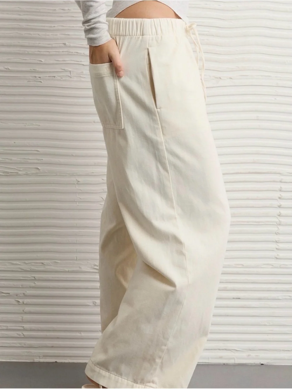 American Eagle Cozy Dreamy Drawstring Wide-Leg Pants in Cream/Ivory